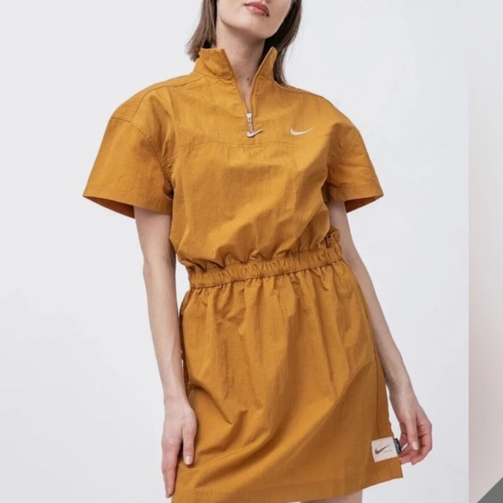 Nike Swoosh Women's Sportswear Woven Dress 1/4 Zip Desert Ochre Size S